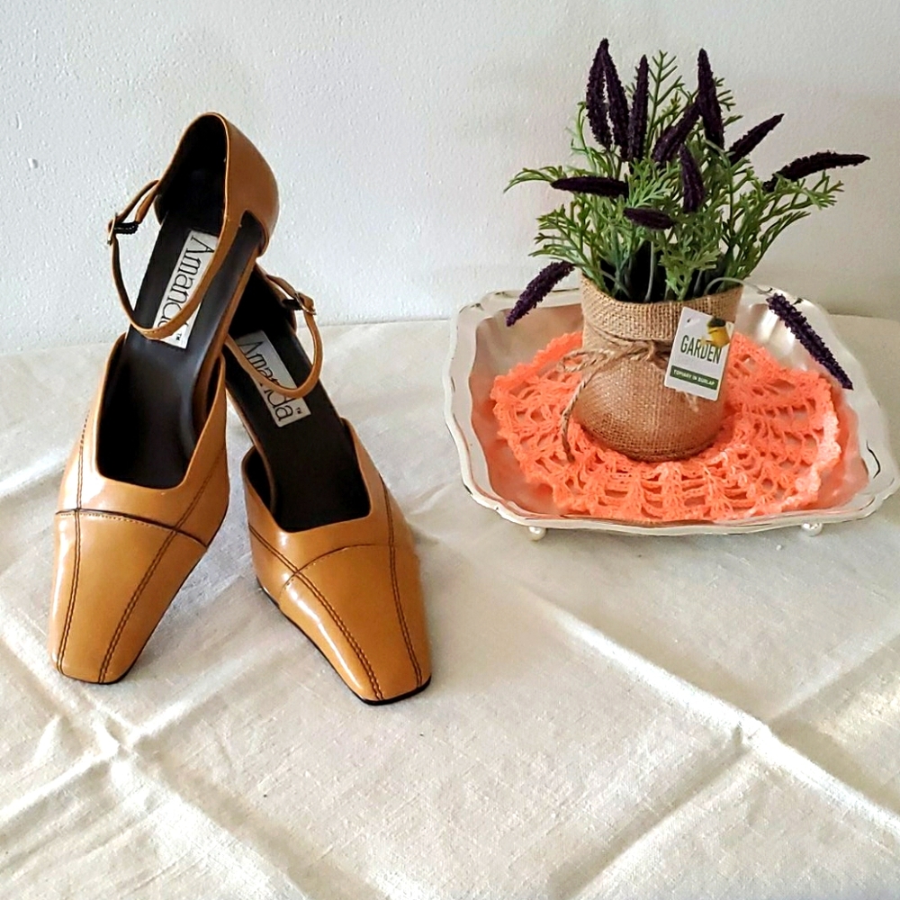 Amanda Leather pump modern shoes